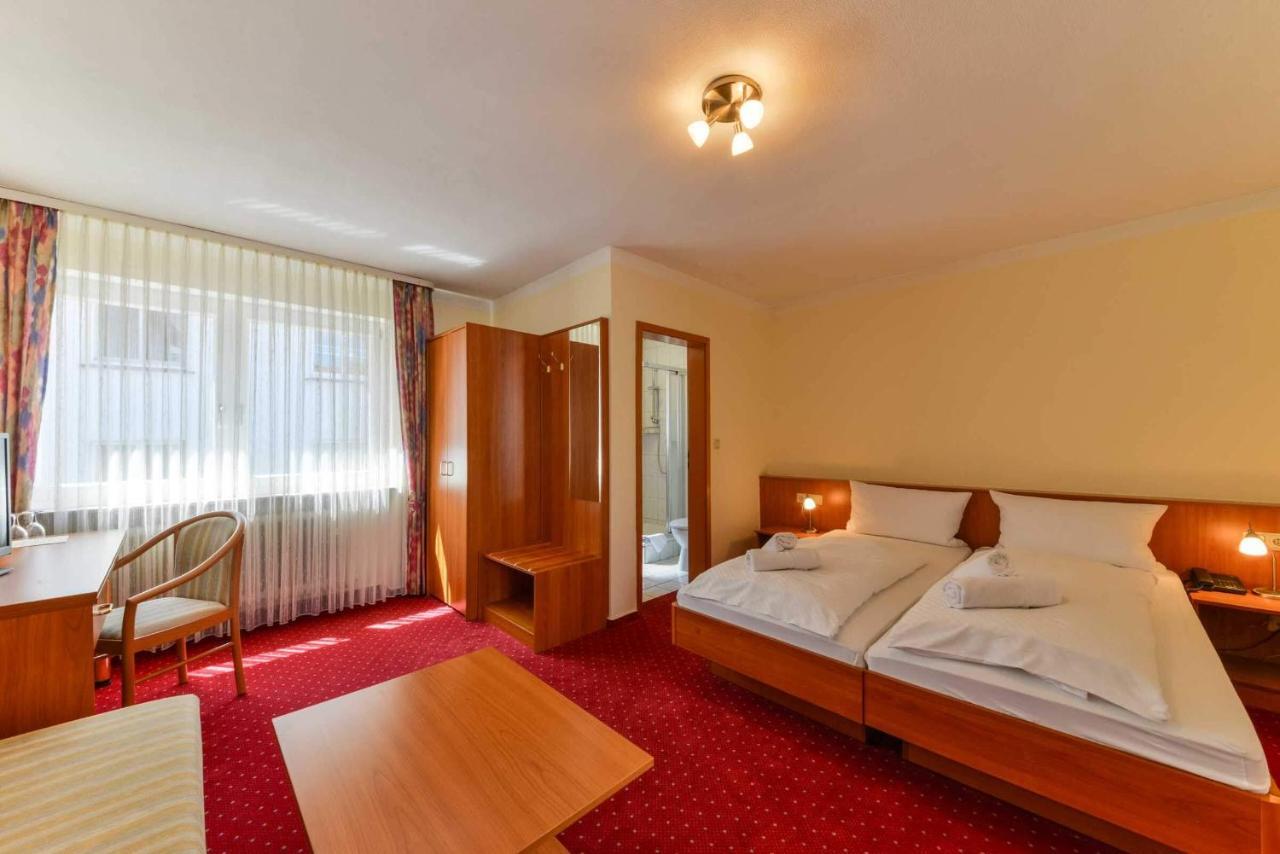Hotel Hessischer Hof Kirchhain Buitenkant foto